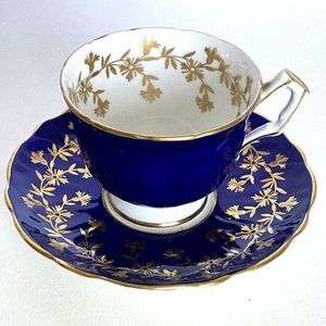 Aynsley Deep Blue No 28 Scalloped Border Gold Accent Floral Thistle Cup Saucer